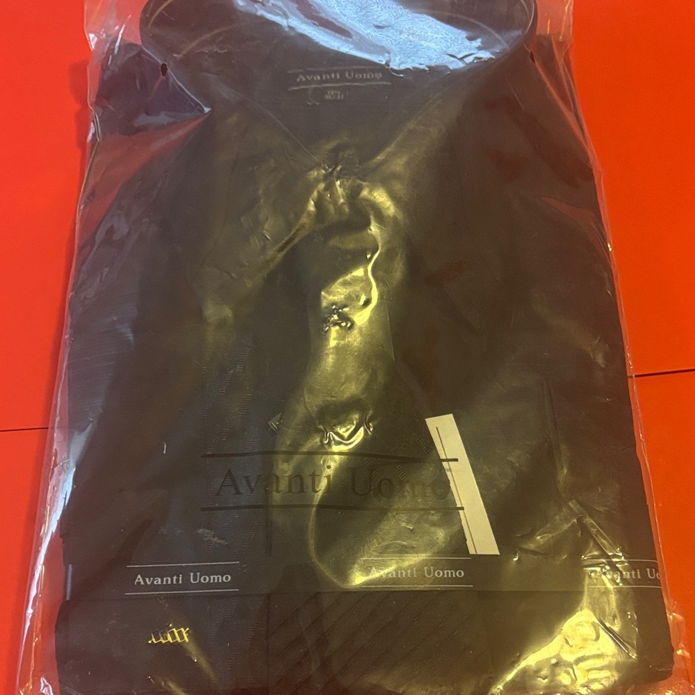 Avanti Elegant Black Dress Shirt and Tie Set